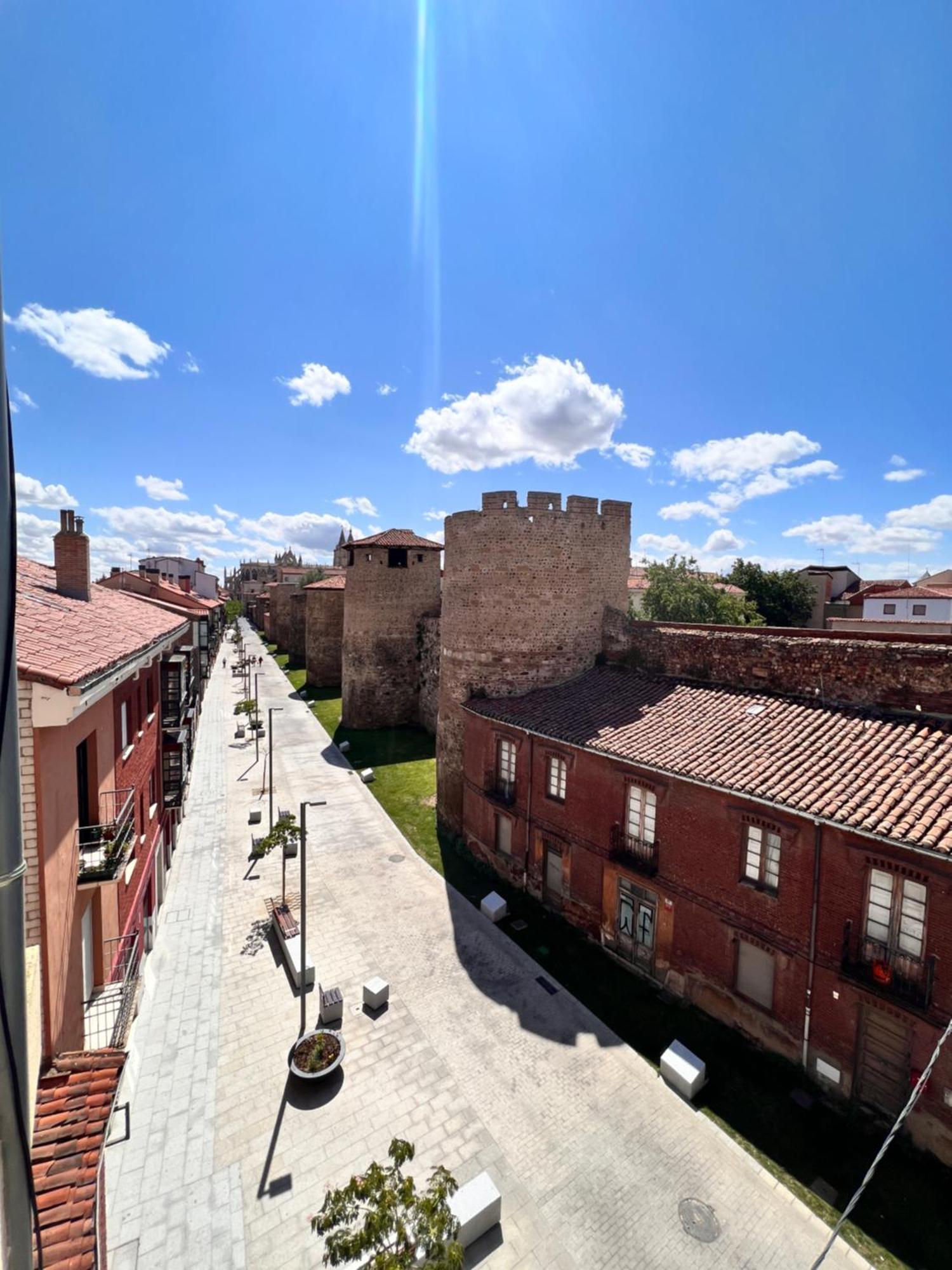 Apartamento La Muralla - Leonapartamentos Eksteriør bilde